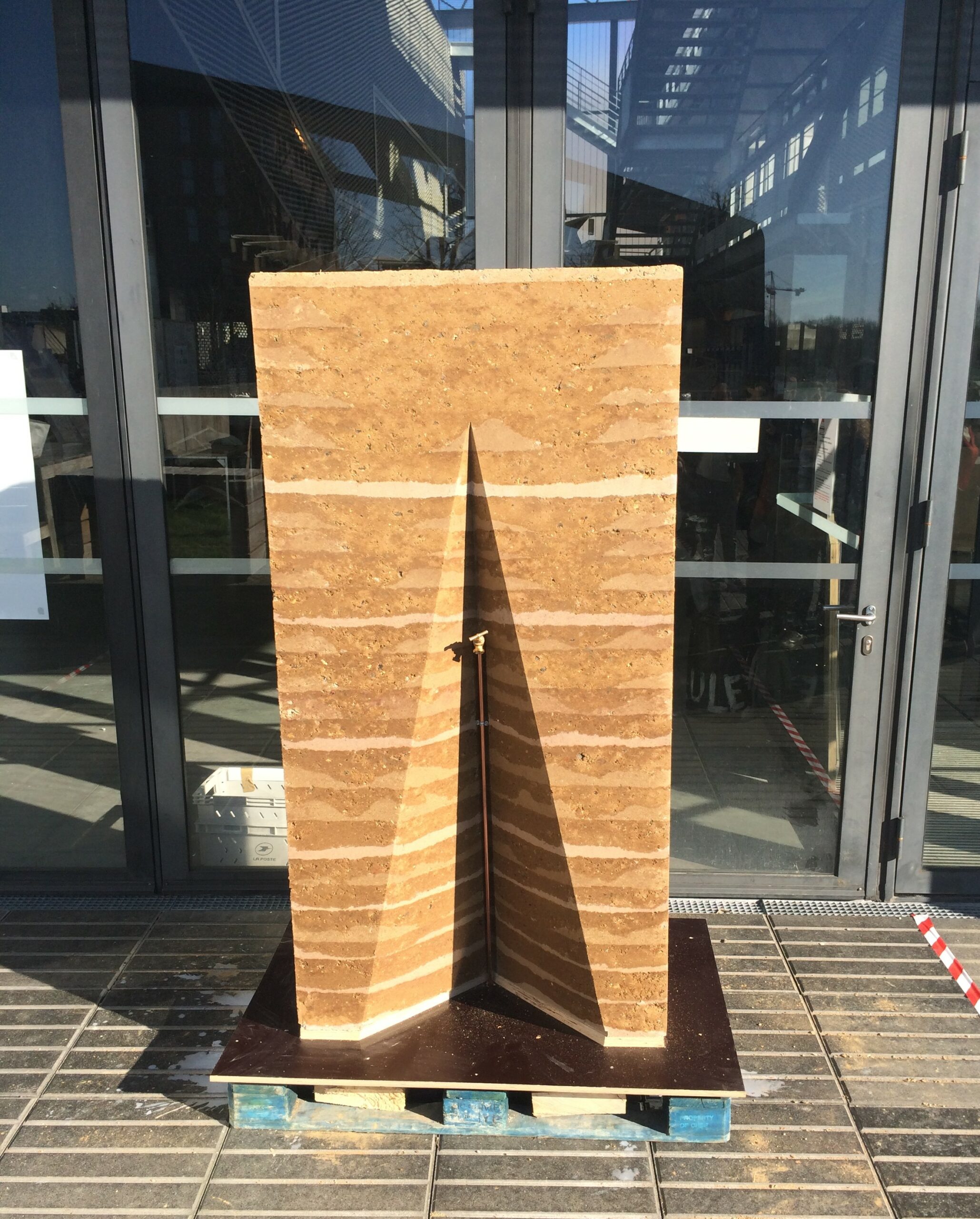 Fontaine en pisé - Pascale Joffroy pascale joffroy architecte enseignement